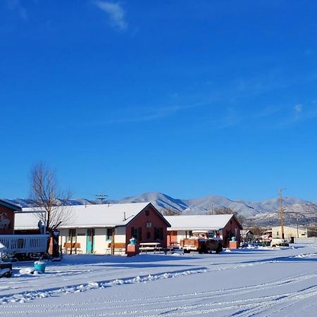 Hikers Cimarron Inn & Rv Park Bagian luar foto
