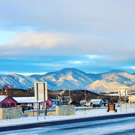 Hikers Cimarron Inn & Rv Park Bagian luar foto