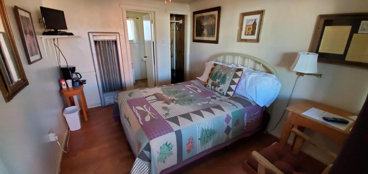 Hikers Cimarron Inn & Rv Park Bagian luar foto
