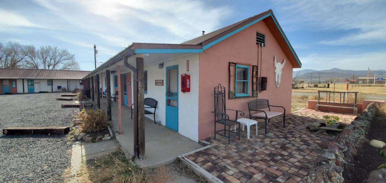 Hikers Cimarron Inn & Rv Park Bagian luar foto