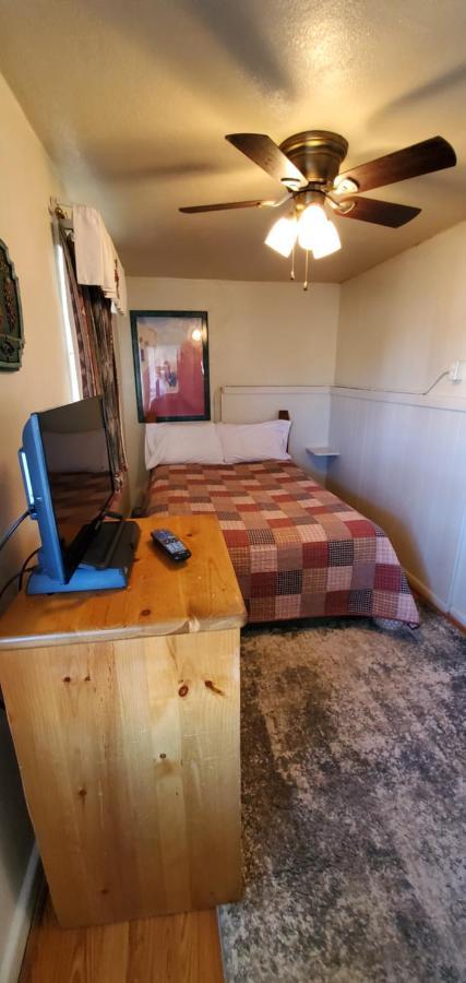 Hikers Cimarron Inn & Rv Park Bagian luar foto