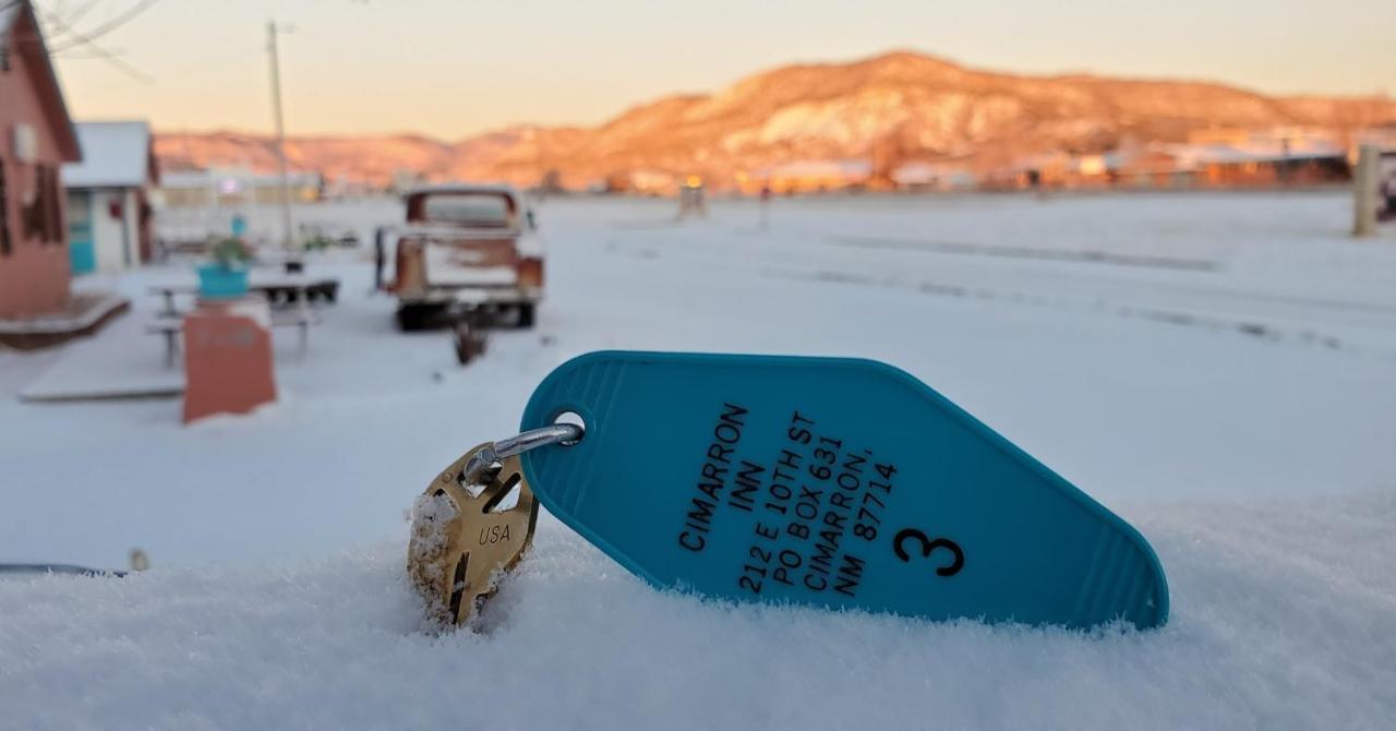 Hikers Cimarron Inn & Rv Park Bagian luar foto