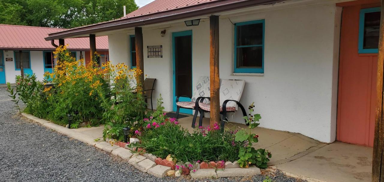 Hikers Cimarron Inn & Rv Park Bagian luar foto