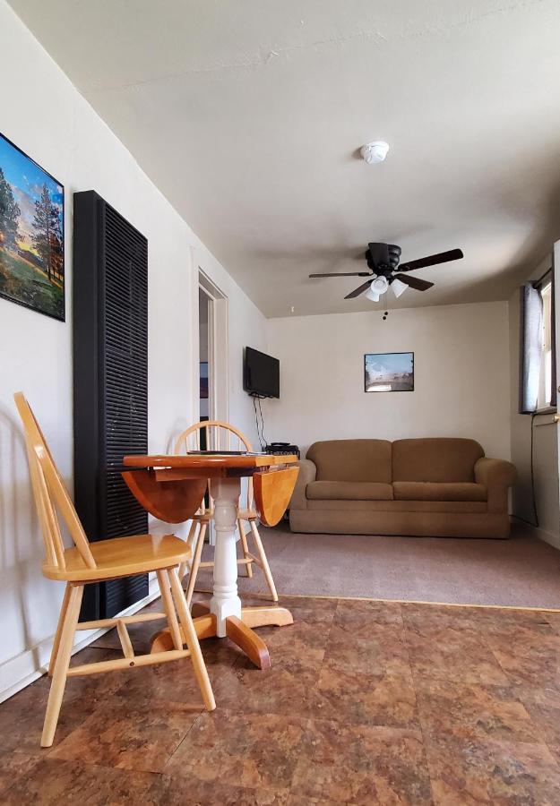 Hikers Cimarron Inn & Rv Park Bagian luar foto